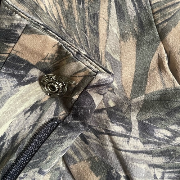 100% Silk L’Agence shorts size 6 - Picture 11 of 13